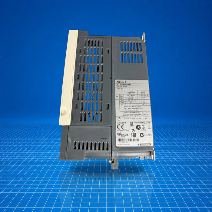 ATV71H037M3 Schneider Electric Altivar 71 Variable speed drive