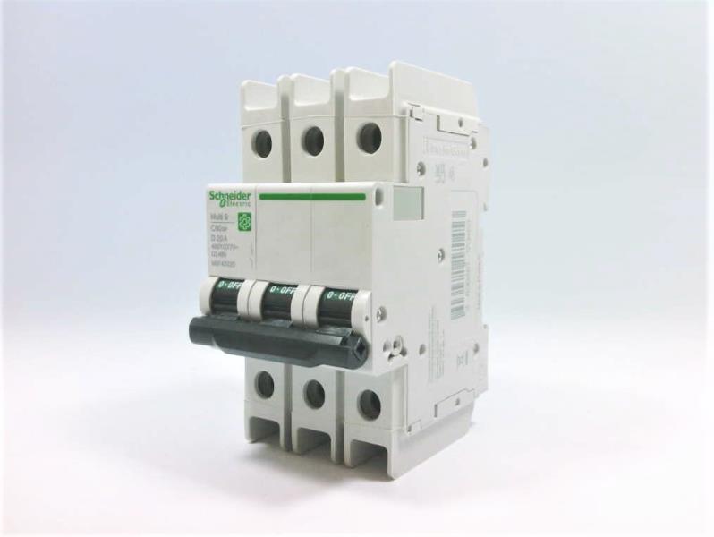 M9F43320 Schneider Electric