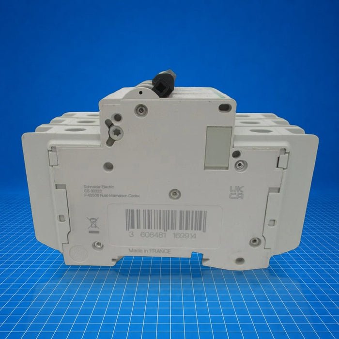 M9F42330 Schneider Electric